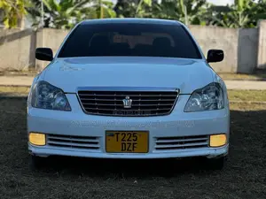Toyota Crown 2006 White