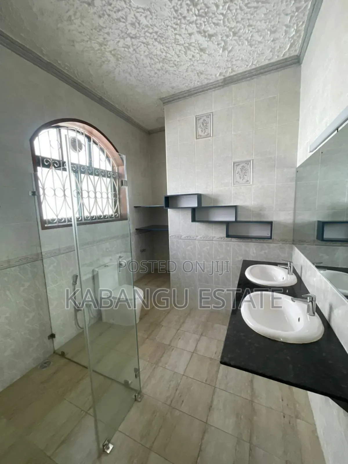 Furnished 4bdrm Villa in Oysterbay for rent
