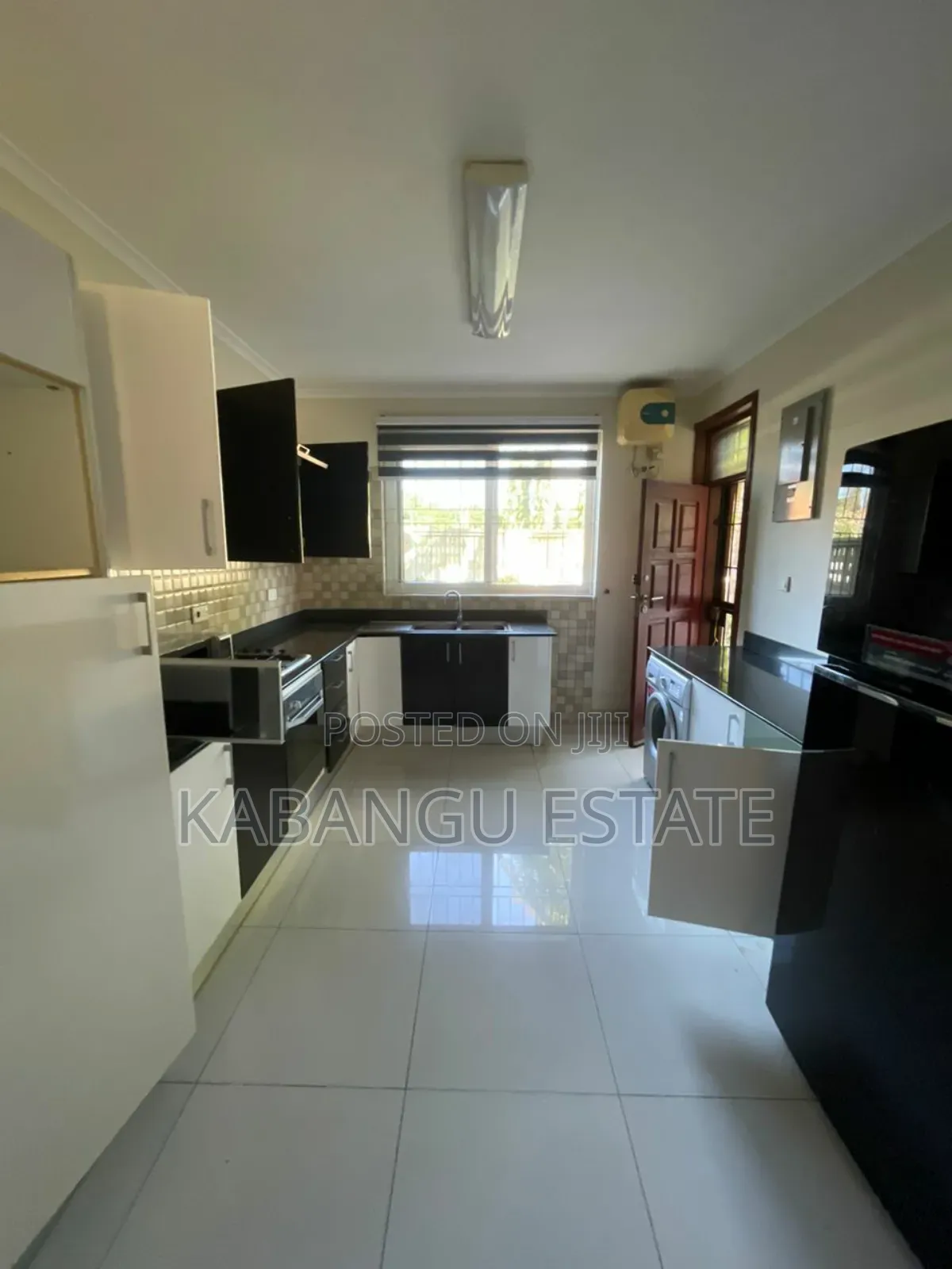 Furnished 4bdrm Villa in Oysterbay for rent