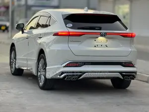 Toyota Harrier 2.0 2021 White