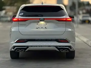 Toyota Harrier 2.0 2021 White