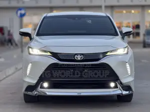 Toyota Harrier 2.0 2021 White