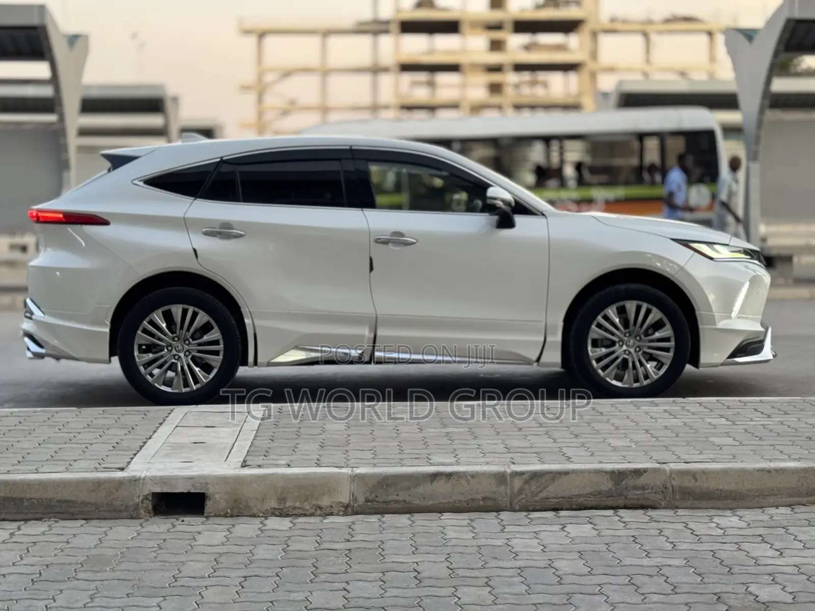 Toyota Harrier 2.0 2021 White