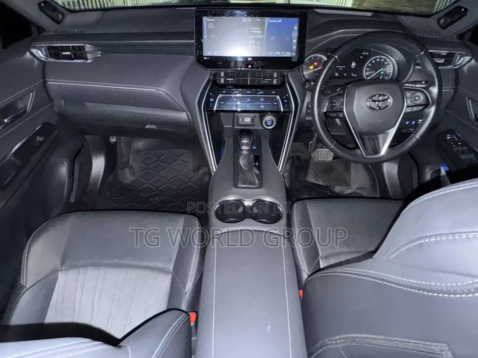 Toyota Harrier 2.0 2021 White