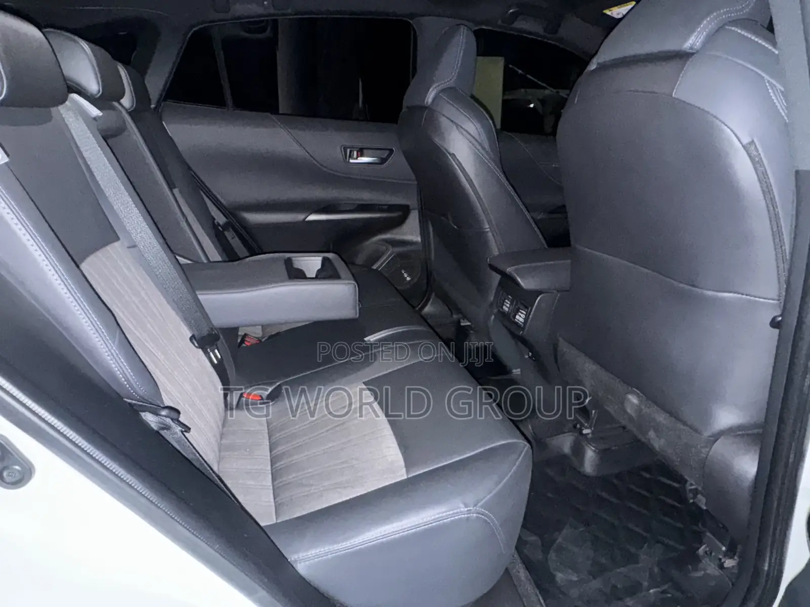 Toyota Harrier 2.0 2021 White