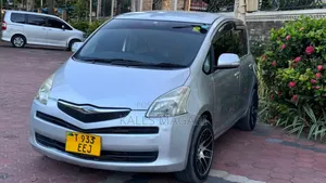 Toyota Ractis 2008 Silver
