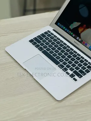Laptop Apple MacBook Pro 2017 8GB Intel Core I5 SSD 256GB