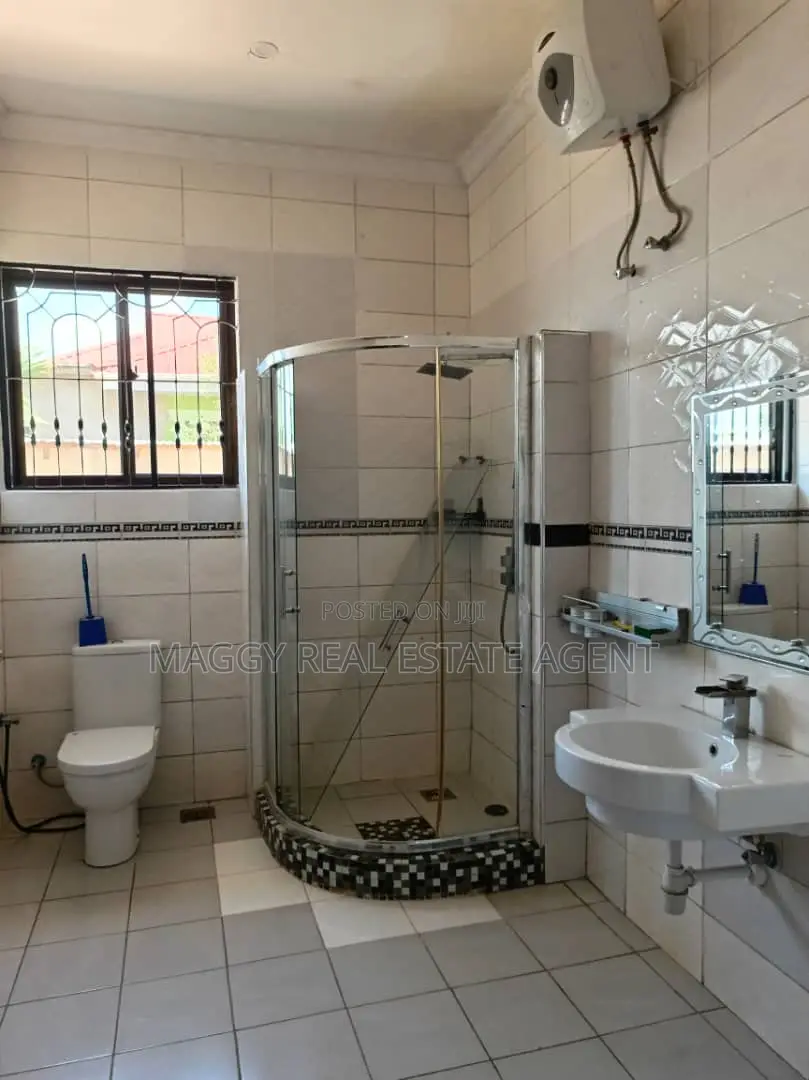 4bdrm House in Bunju Beach for rent