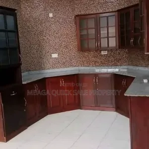 5bdrm House in Ununio Beach, Bunju for rent