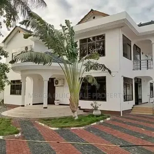 5bdrm House in Ununio Beach, Bunju for rent