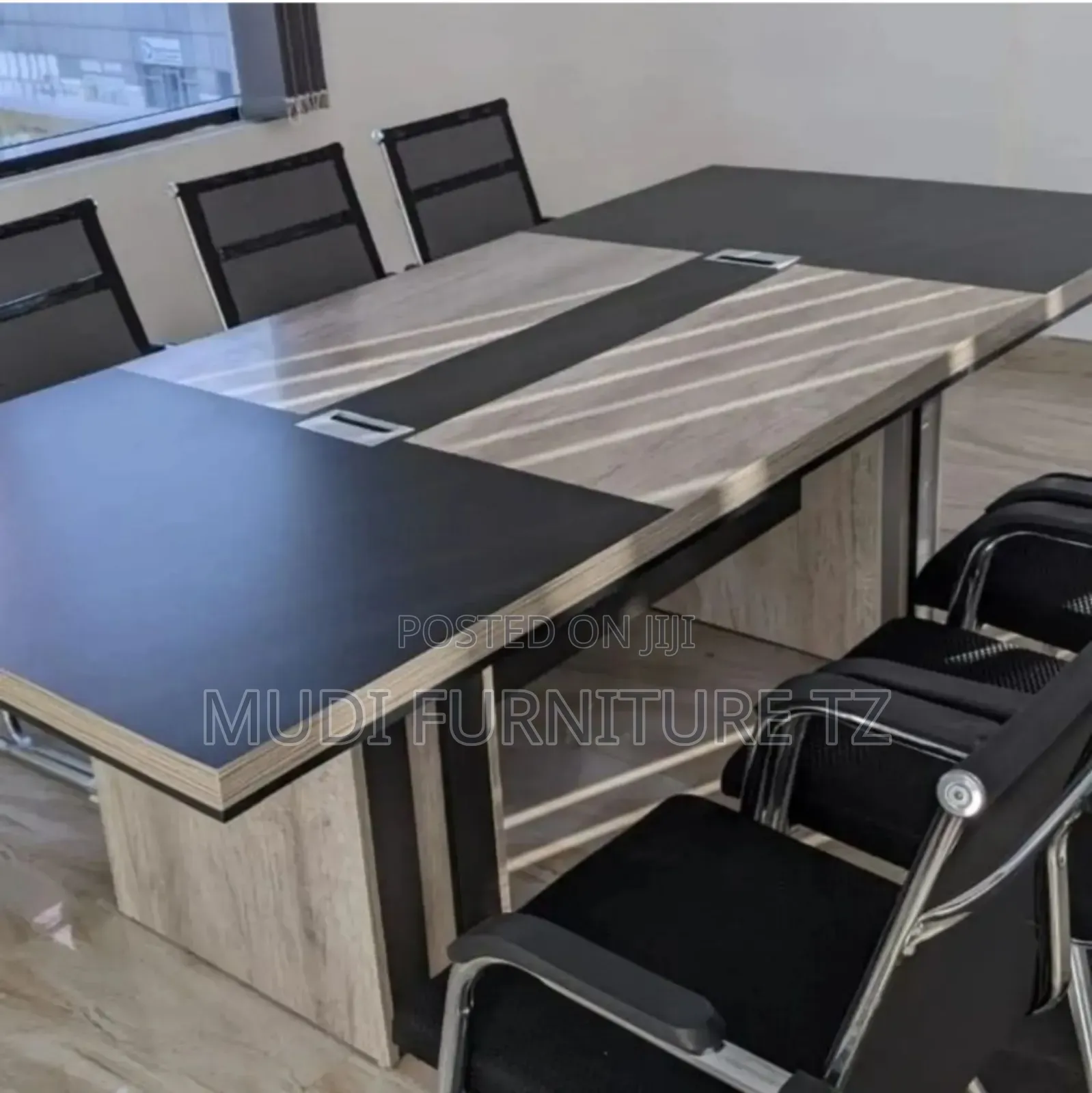 Meeting Table Bila Viti