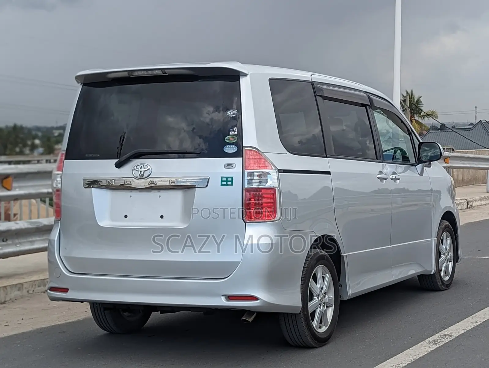 Toyota Noah 2007 Silver