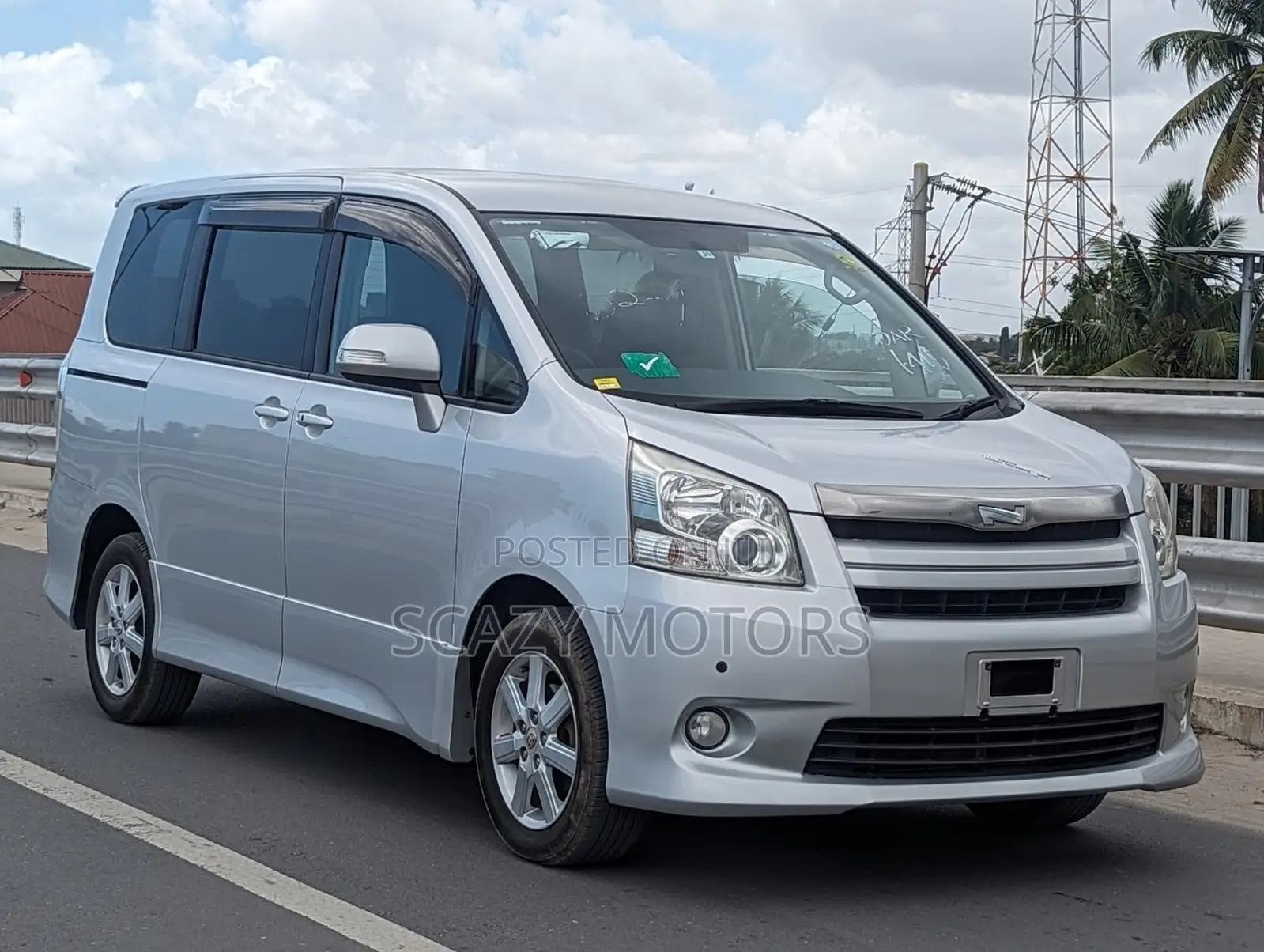 Toyota Noah 2007 Silver
