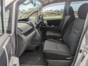 Toyota Noah 2007 Silver