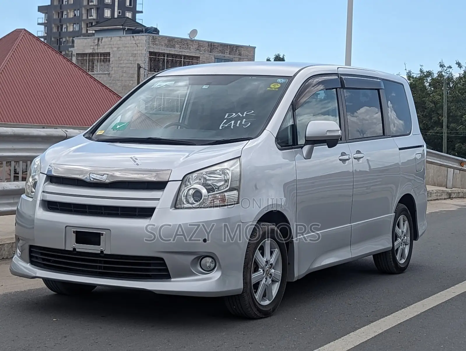 Toyota Noah 2007 Silver