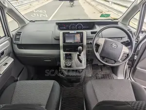 Toyota Noah 2007 Silver