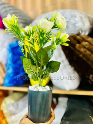 Maua Artificial/ Artificial Flowers