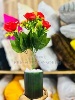 Maua Artificial/ Artificial Flowers