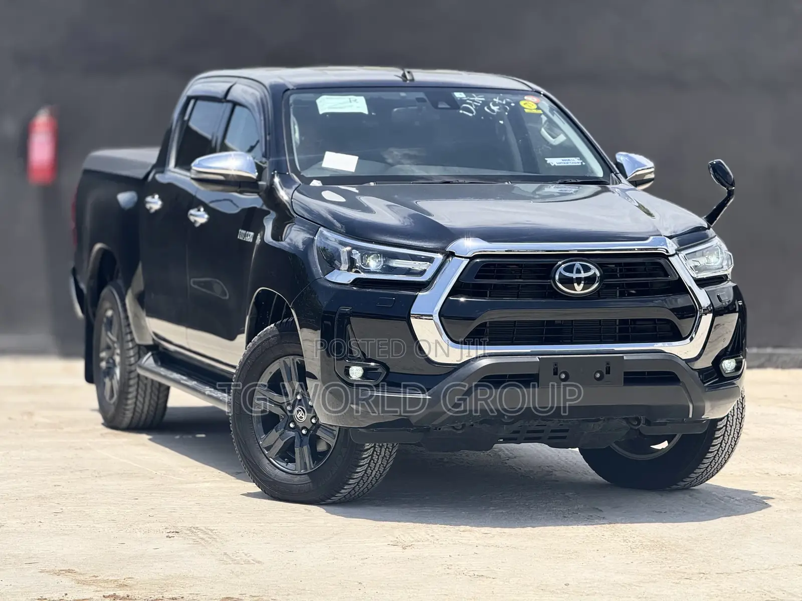 Toyota Hilux 2022 Black