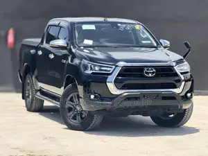 Toyota Hilux 2022 Black
