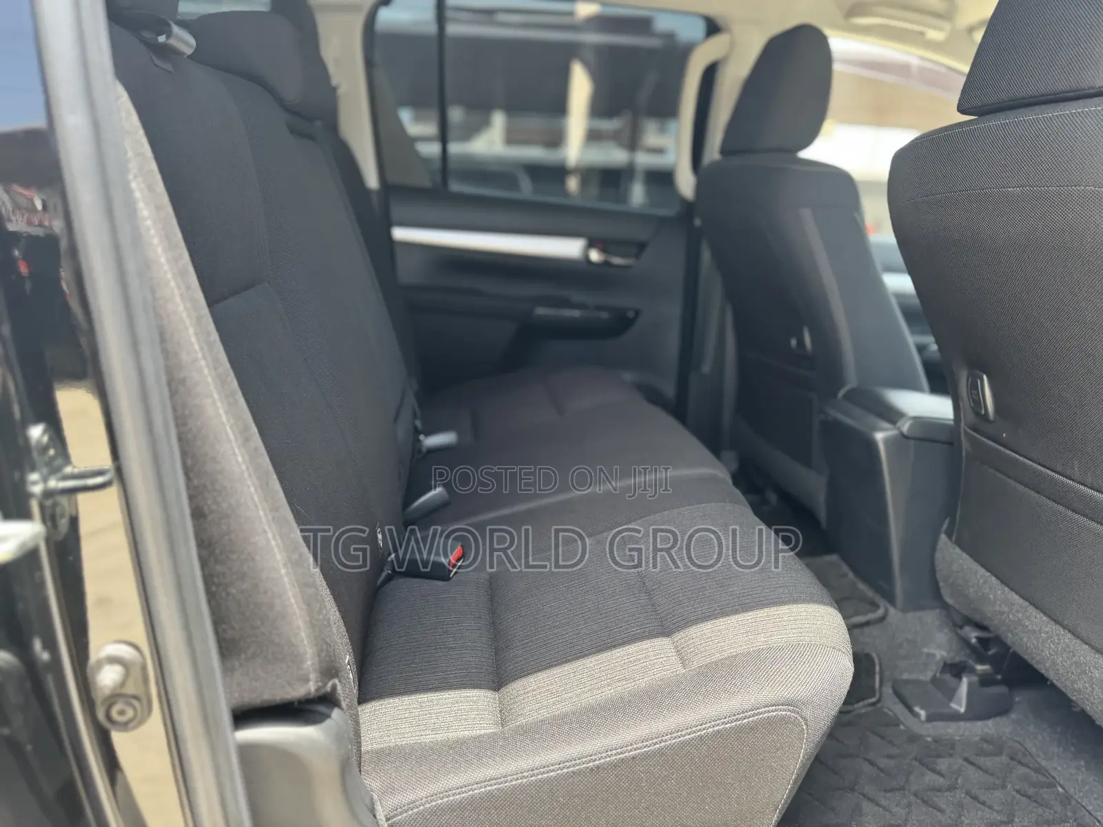 Toyota Hilux 2022 Black