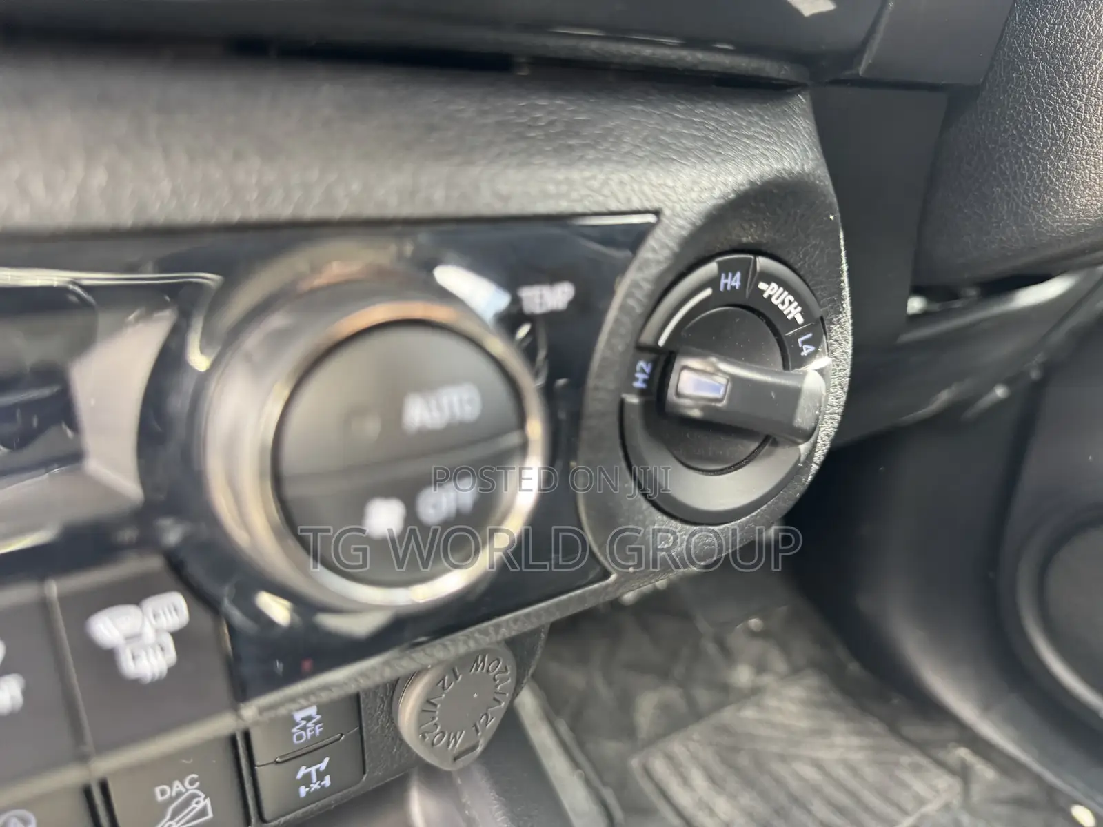Toyota Hilux 2022 Black