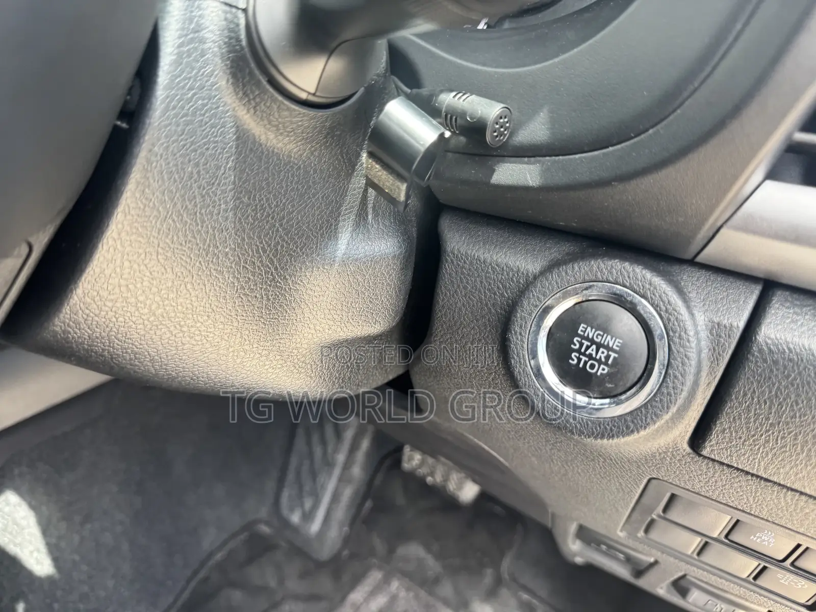 Toyota Hilux 2022 Black