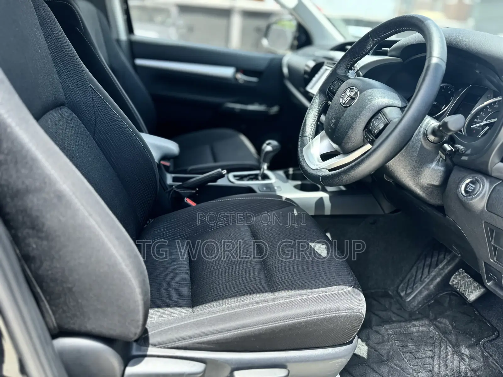 Toyota Hilux 2022 Black
