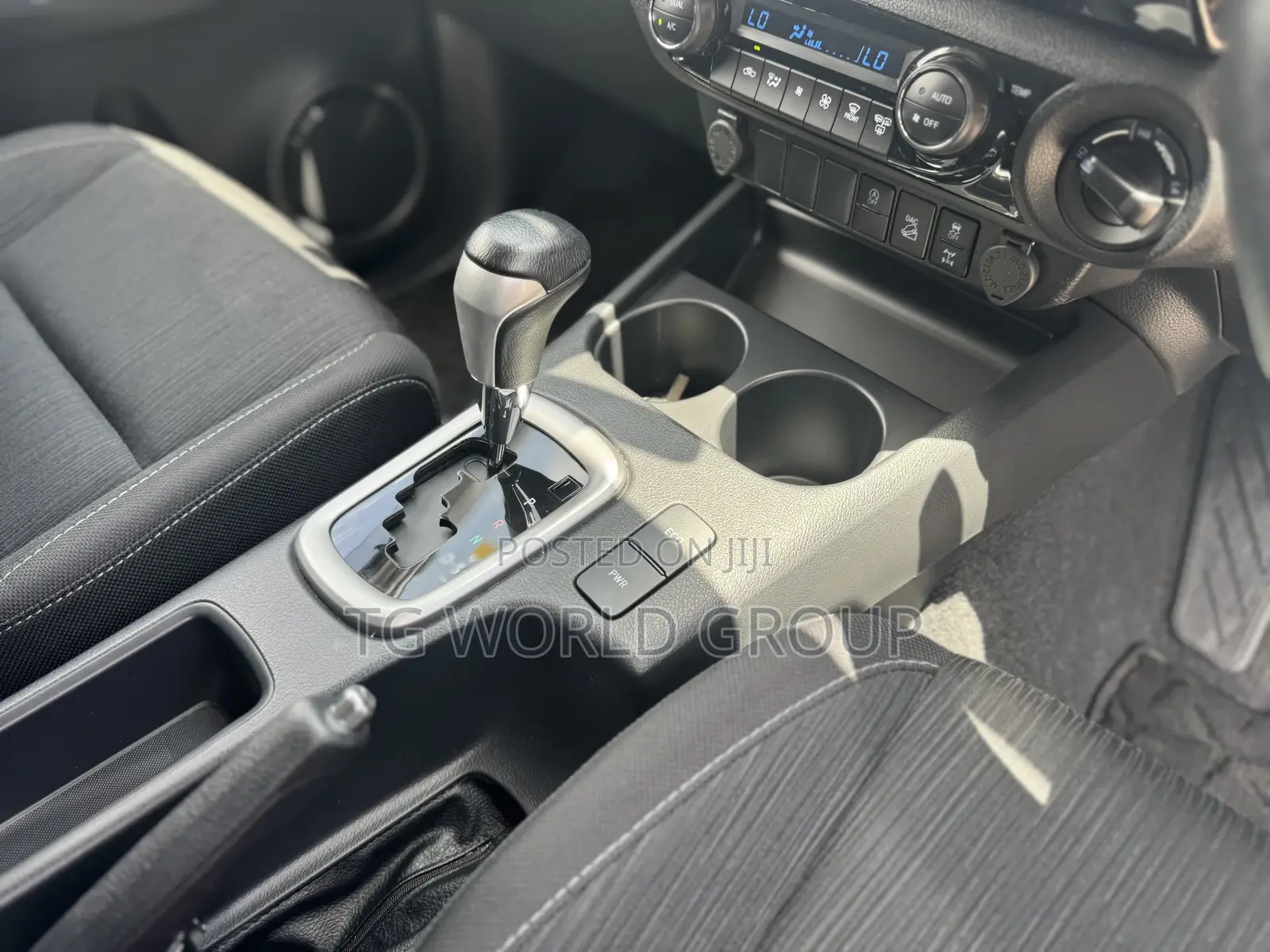 Toyota Hilux 2022 Black