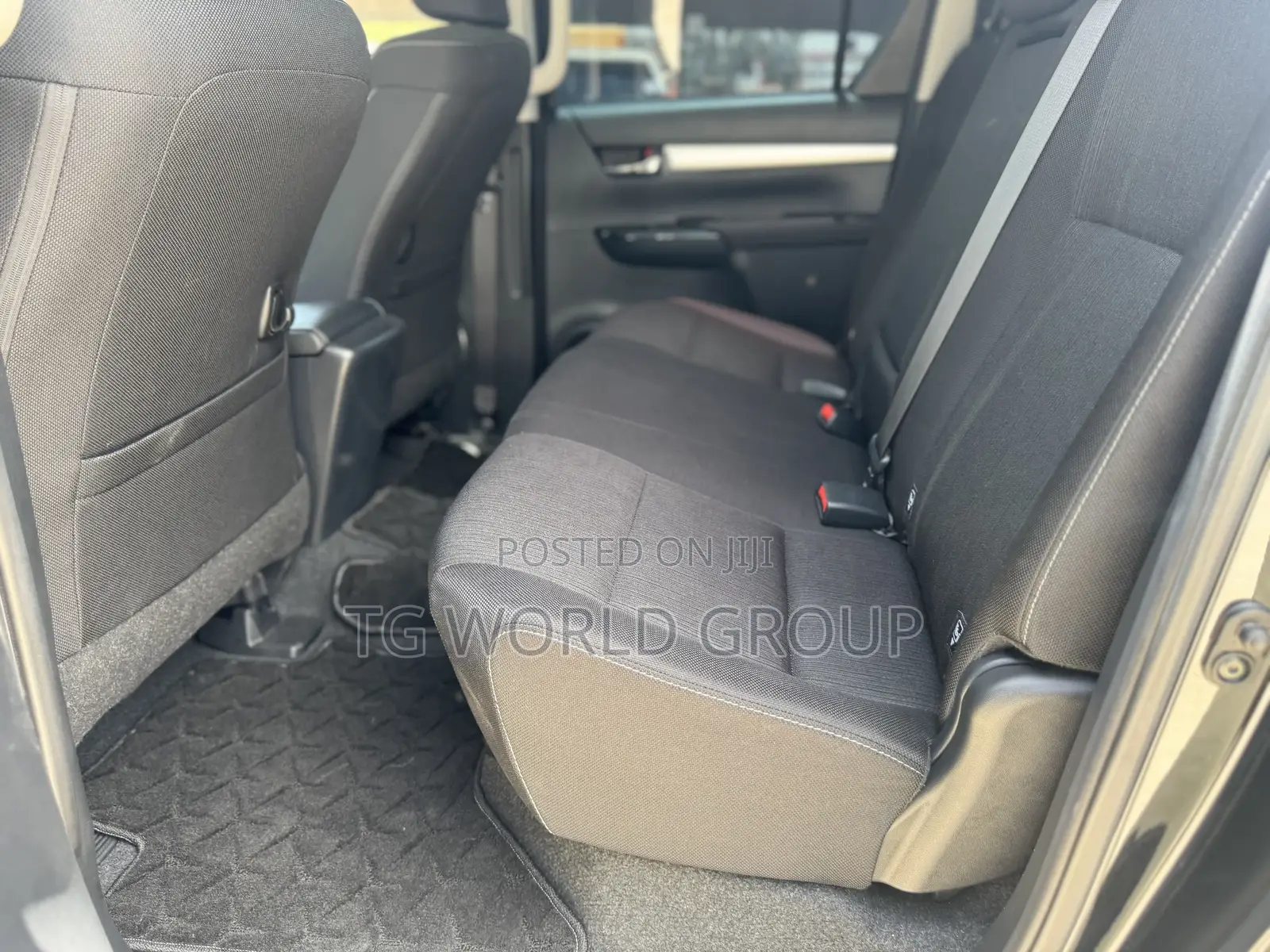Toyota Hilux 2022 Black