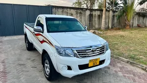 Toyota Hilux 2014 White