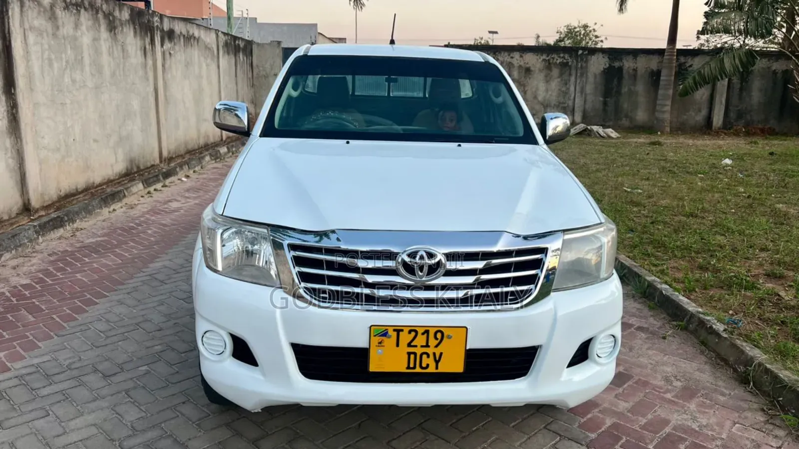Toyota Hilux 2014 White