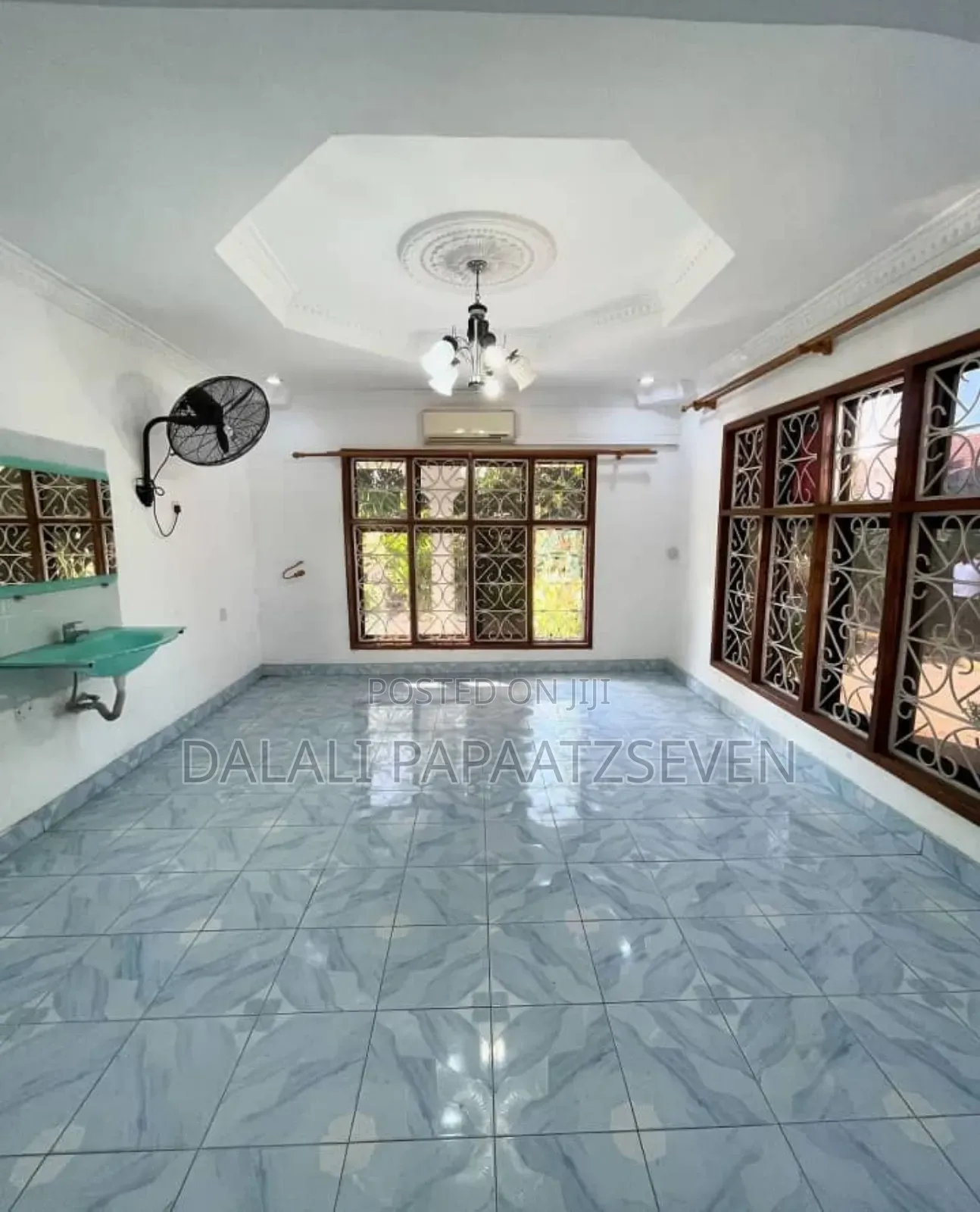 5bdrm House in Dalalipapaatzseven, Mbezi Beach for rent