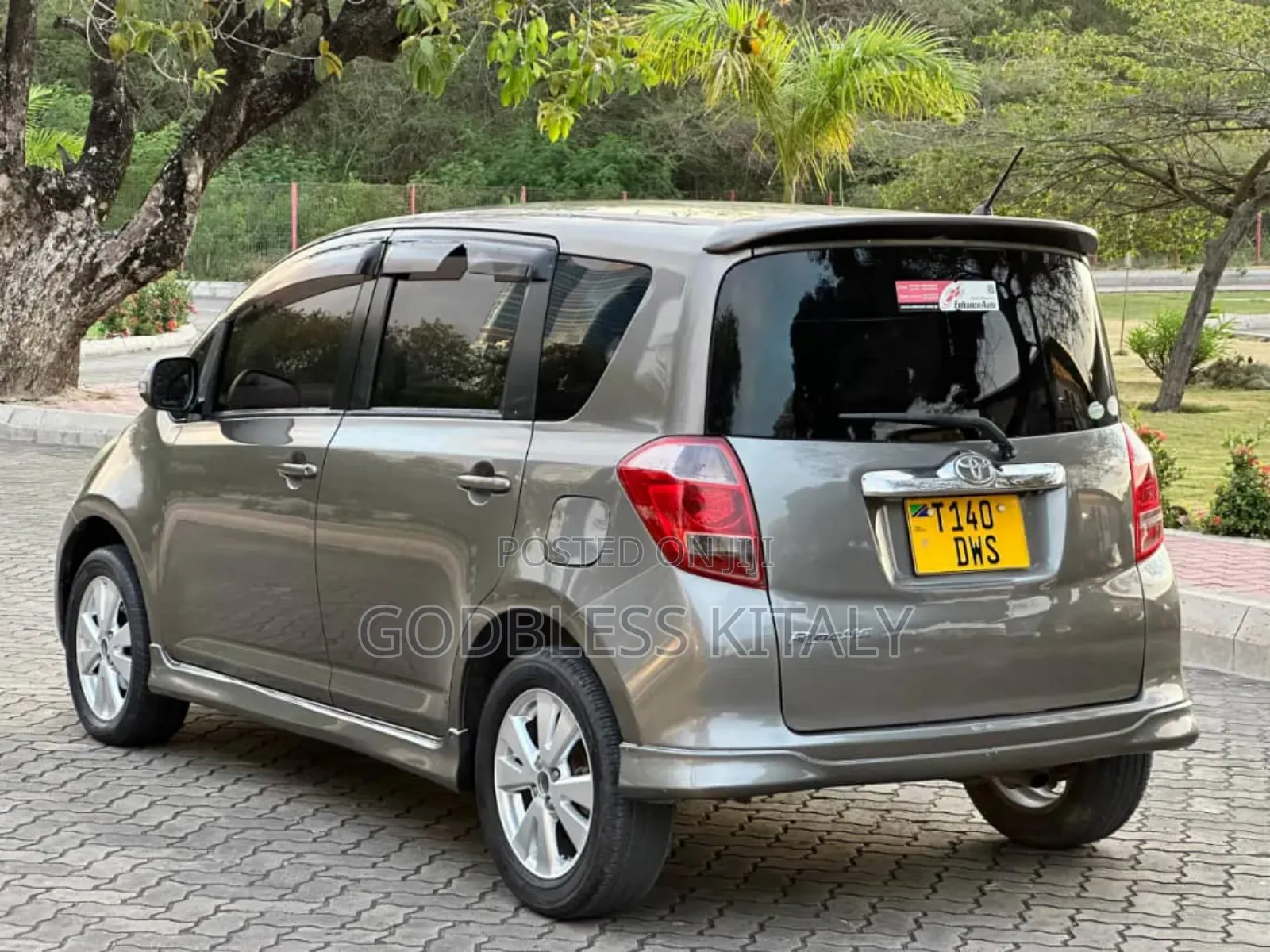 Toyota Ractis 1.5 AWD 2006 Gray