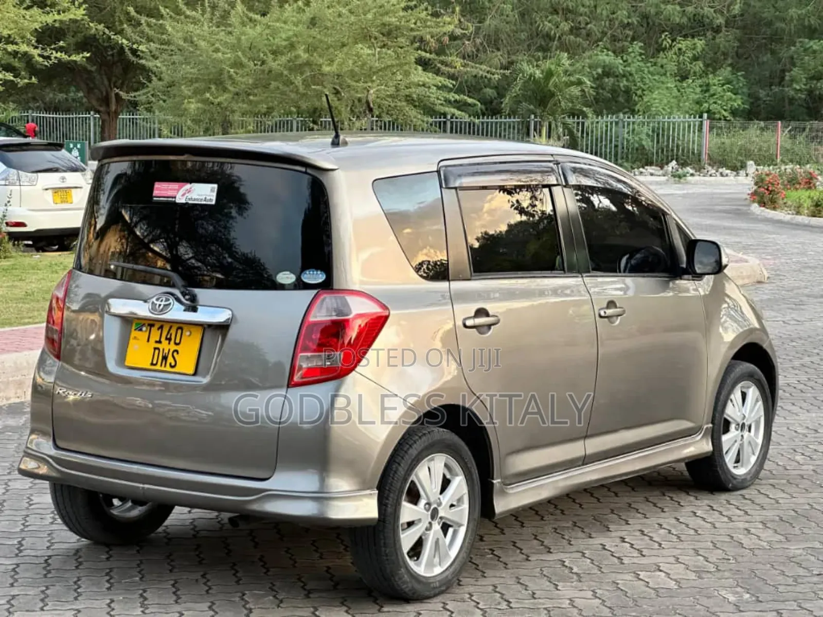 Toyota Ractis 1.5 AWD 2006 Gray