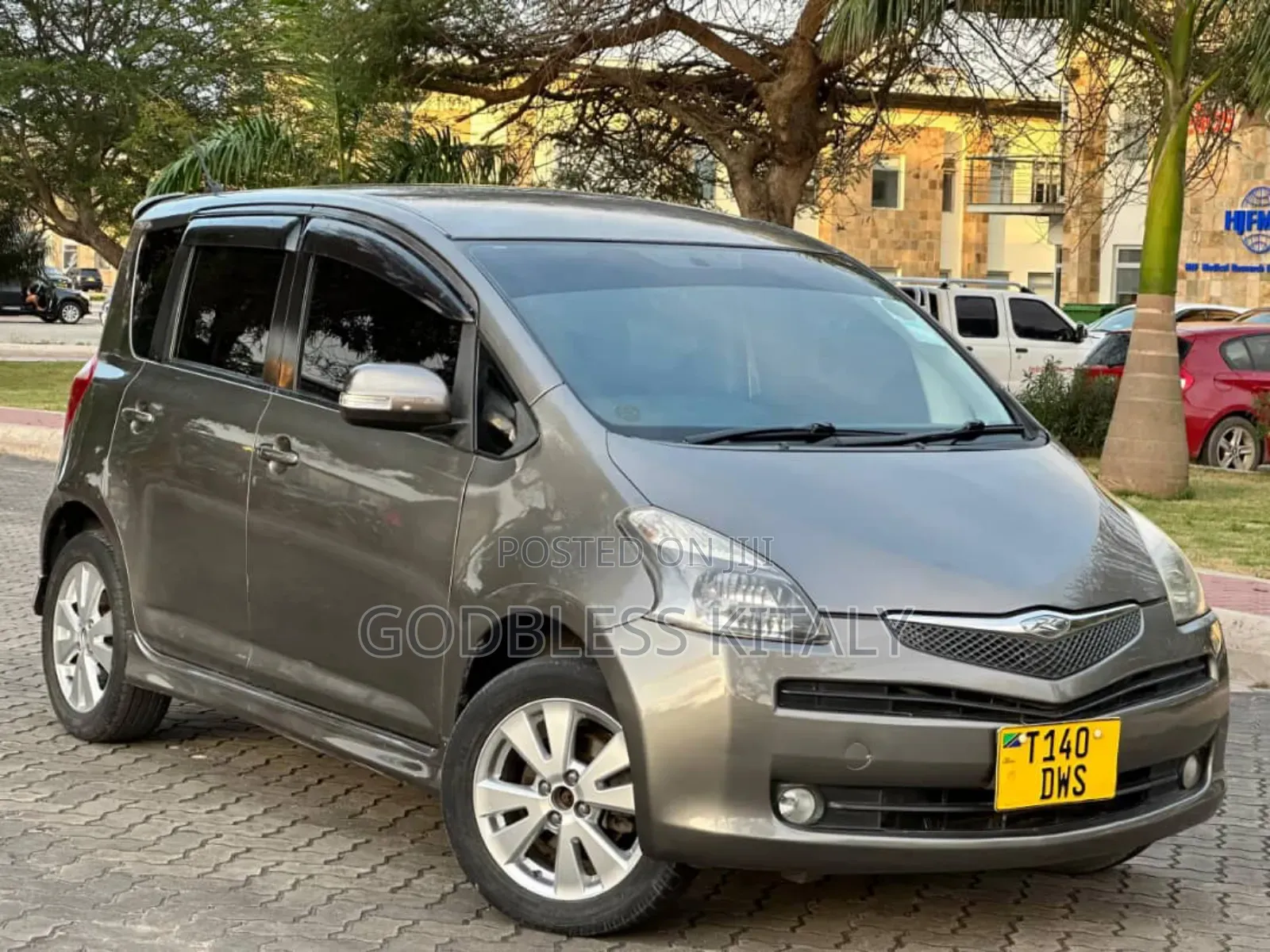 Toyota Ractis 1.5 AWD 2006 Gray