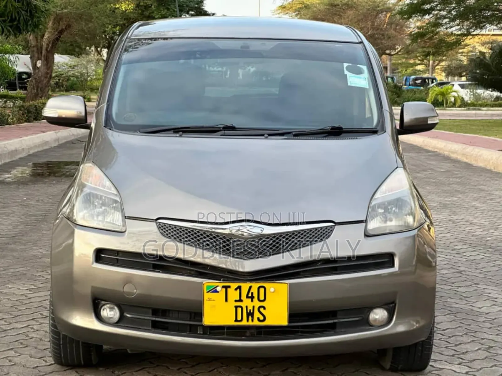Toyota Ractis 1.5 AWD 2006 Gray