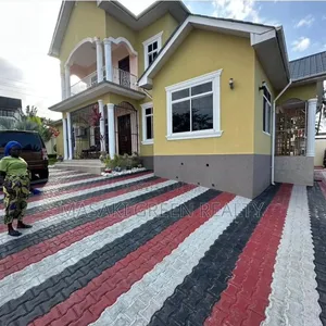 5bdrm House in Salasala Estate, Kinondoni for sale