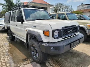 Toyota Land Cruiser 2023 Off white