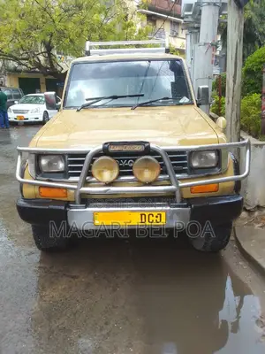 Toyota Land Cruiser 2005 Orange