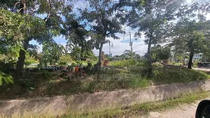 Plot It Look at the Tarmac Mbez Beach