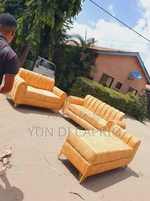 Sofa Set Kali Sana Mpya