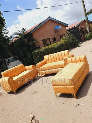 Sofa Set Kali Sana Mpya