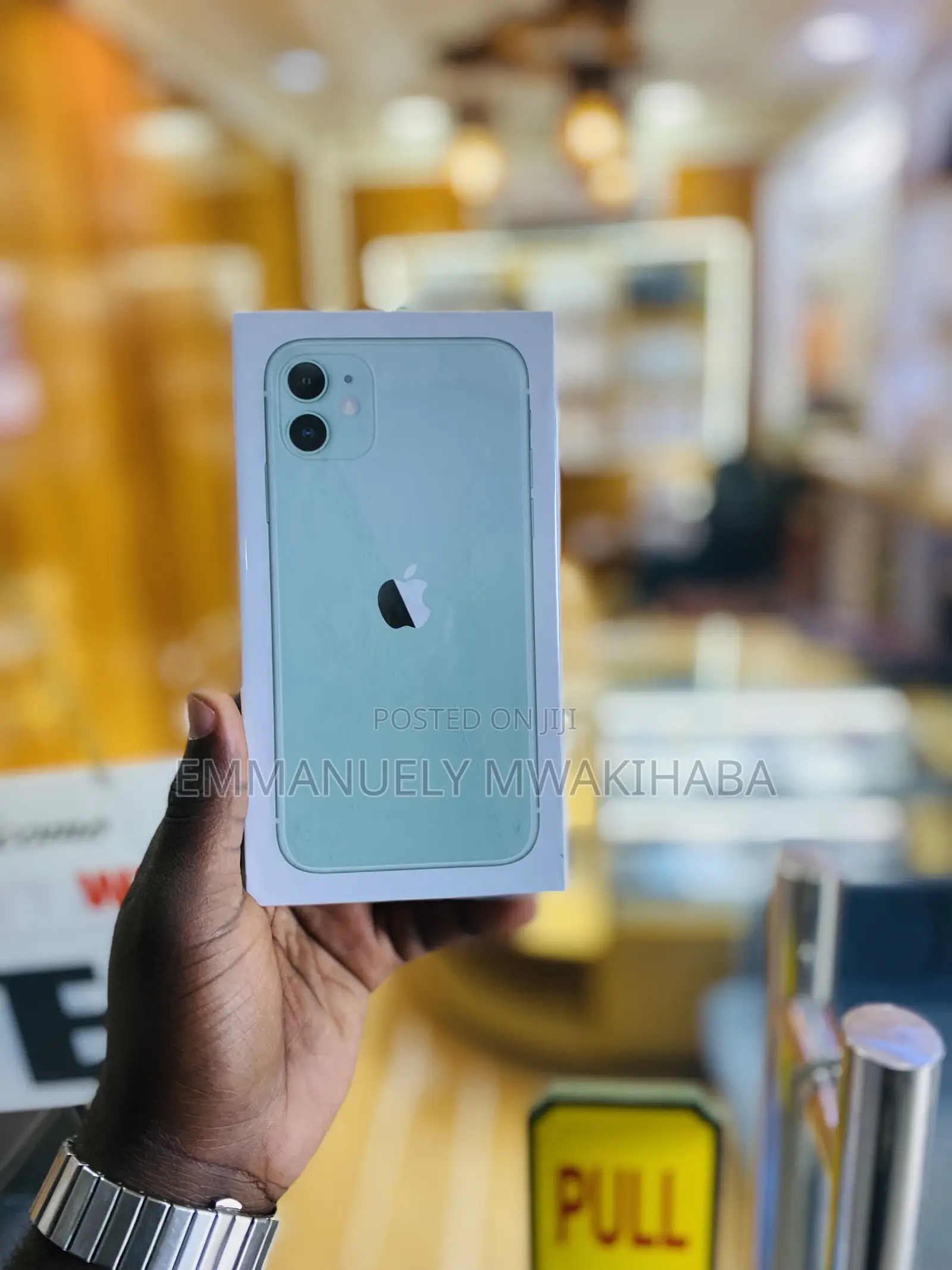New Apple iPhone 11 64 GB Green