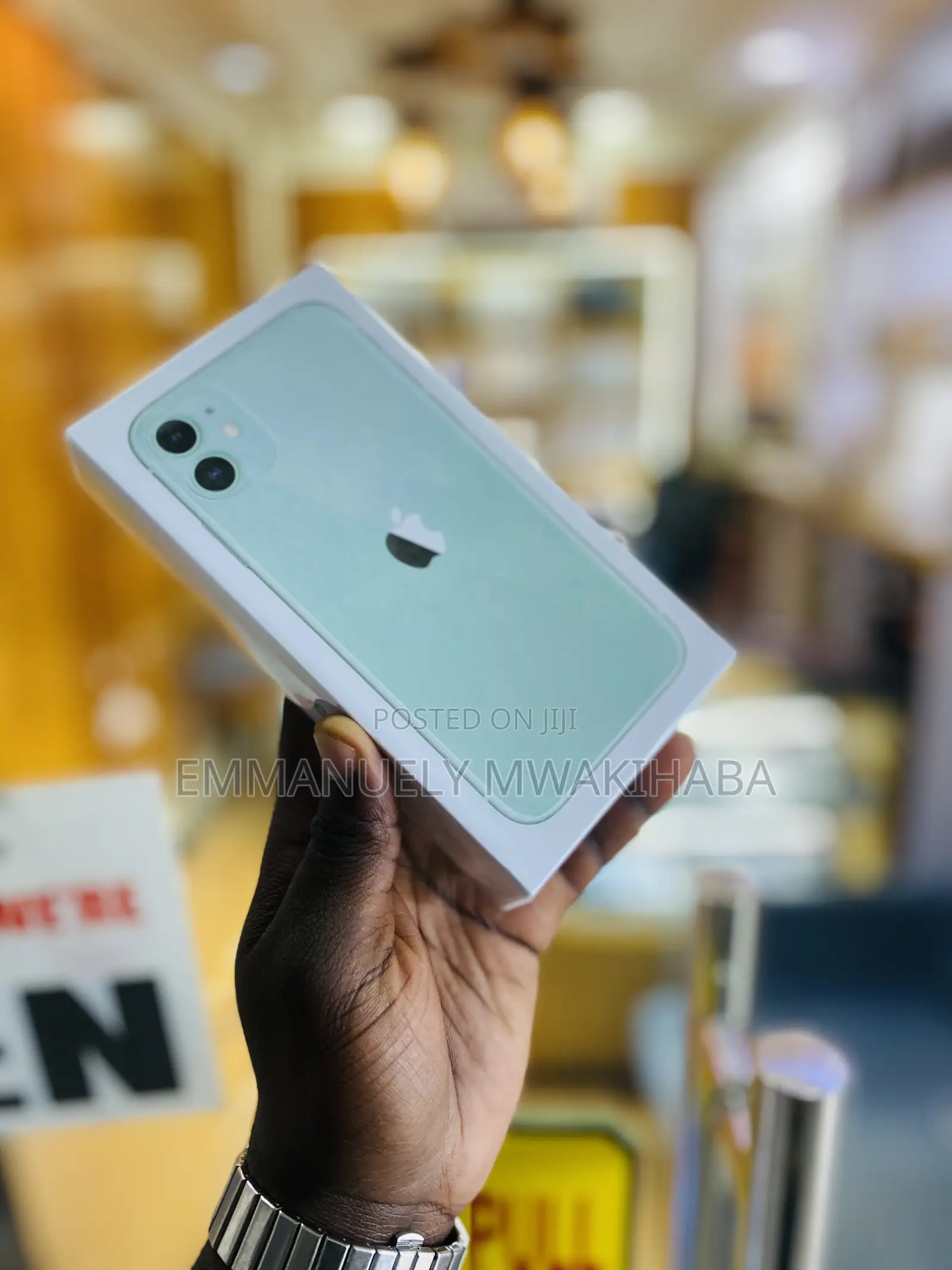 New Apple iPhone 11 64 GB Green