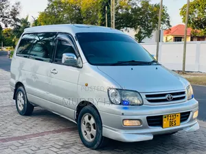 Toyota Noah 2001 Silver