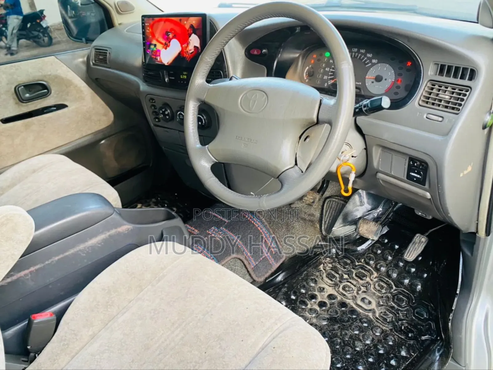 Toyota Noah 2001 Silver
