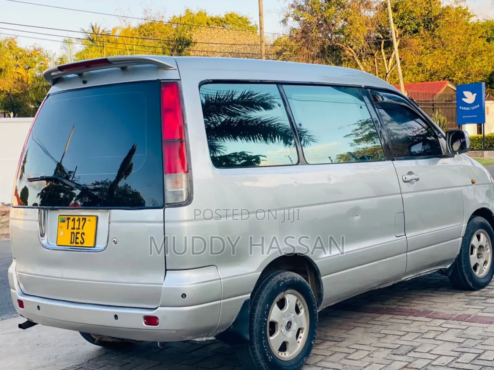 Toyota Noah 2001 Silver