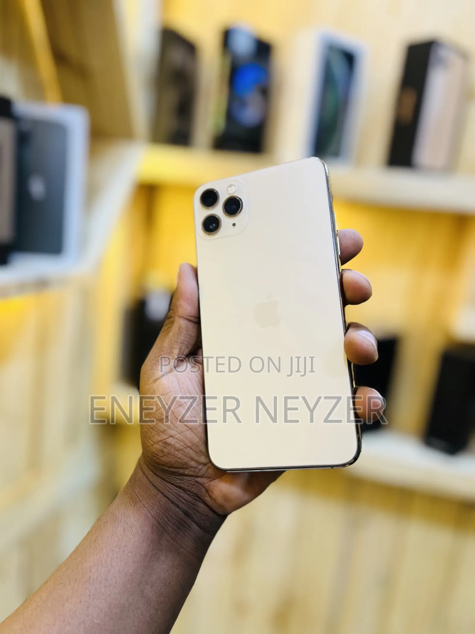 Apple iPhone 11 Pro Max 64 GB Gold