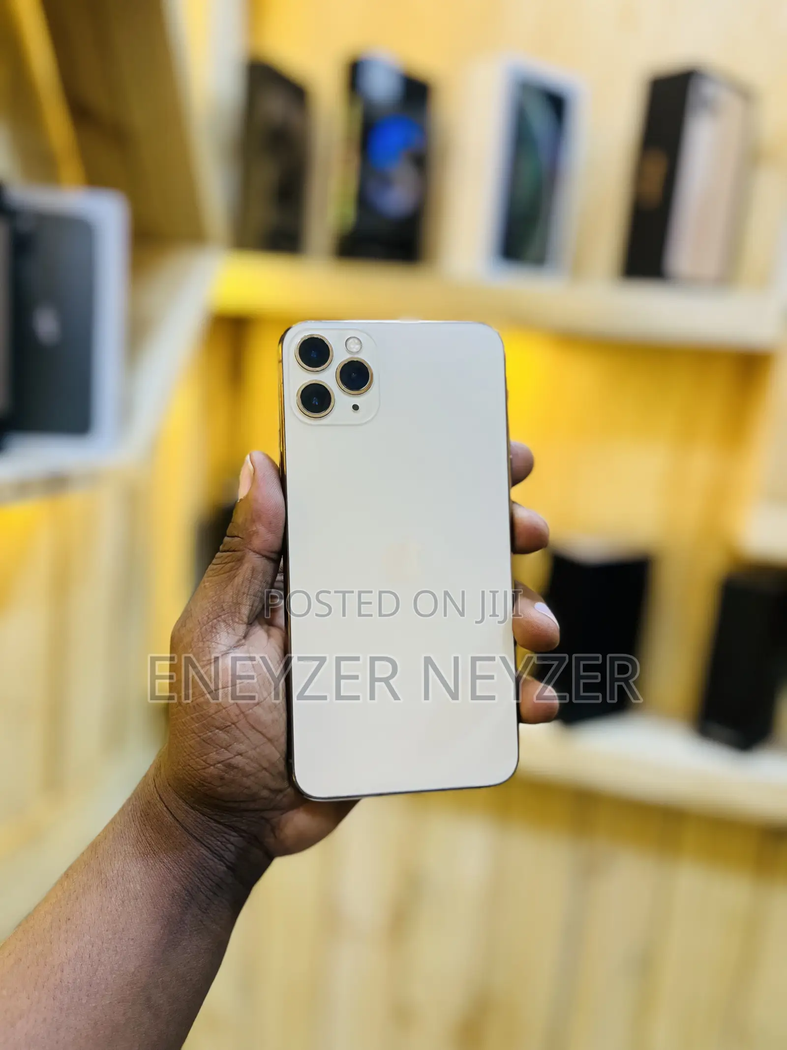 Apple iPhone 11 Pro Max 64 GB Gold